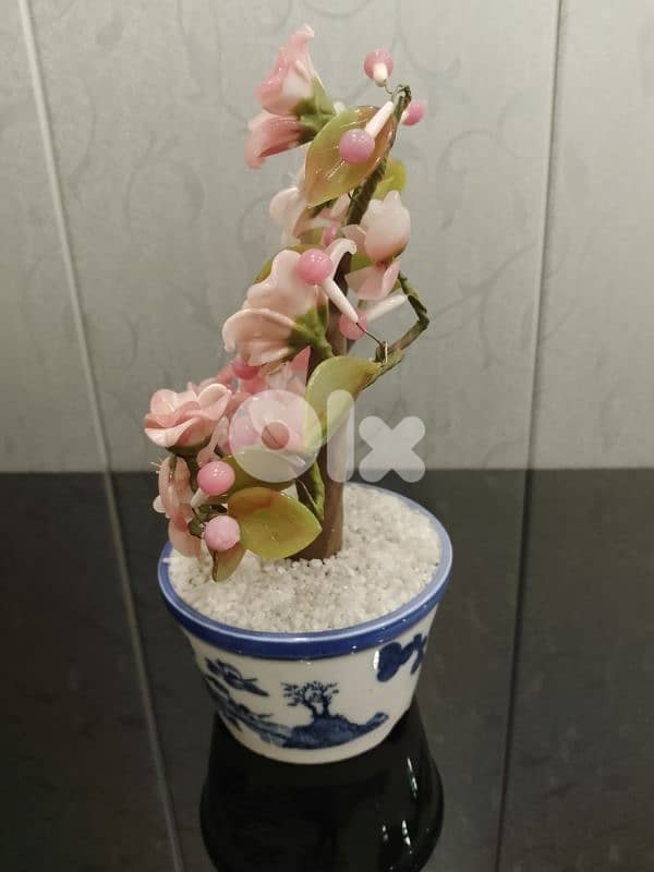 Vintage Chinese Ornamental Bonsai Tree Made of Jade and Agates 3