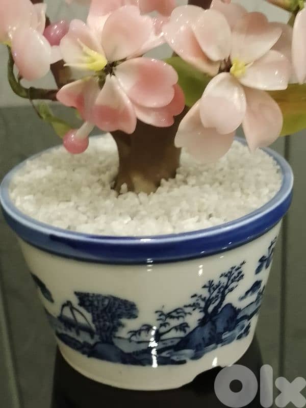 Vintage Chinese Ornamental Bonsai Tree Made of Jade and Agates 5