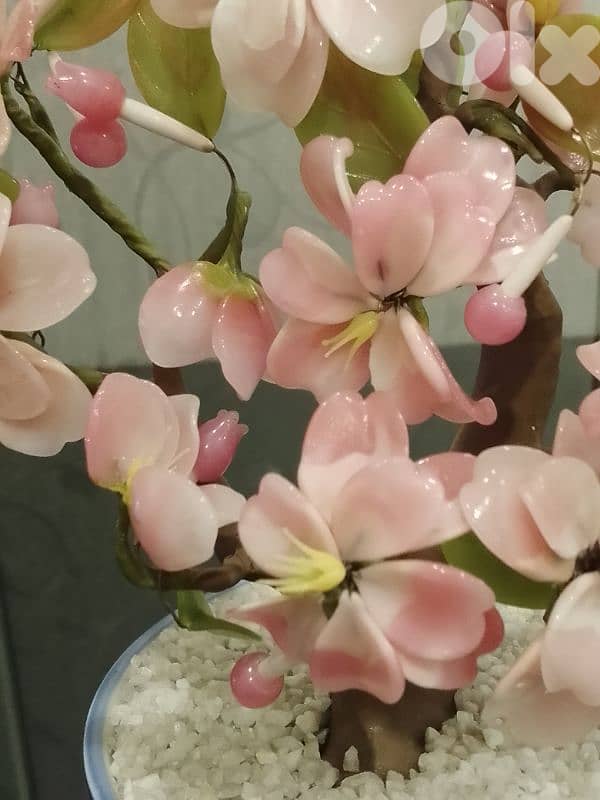 Vintage Chinese Ornamental Bonsai Tree Made of Jade and Agates 6