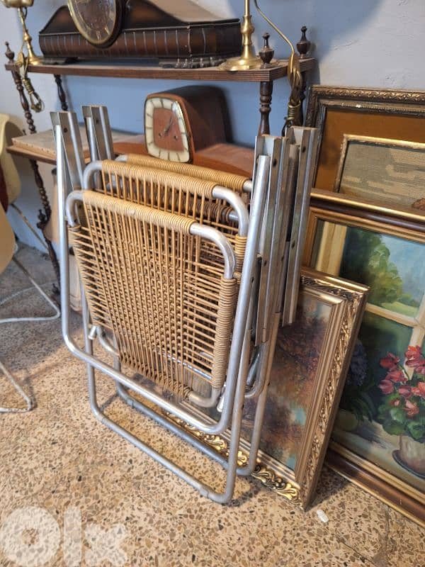 pair of vintage 1970 foldable chairs 3