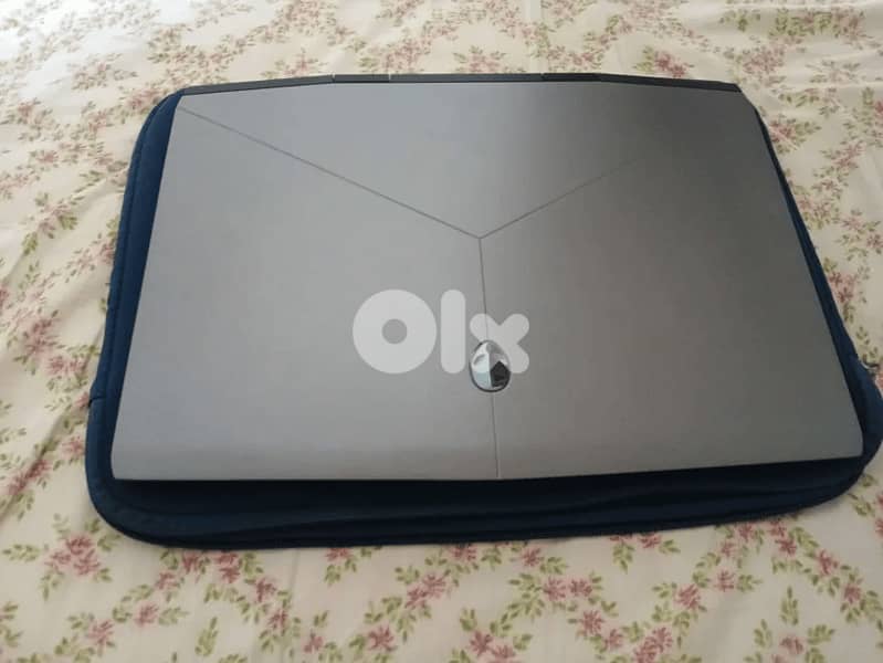 Alienware M15 R1,NVIDIA RTX 2060,16 GB of RAM,1.14 TB of storage 0
