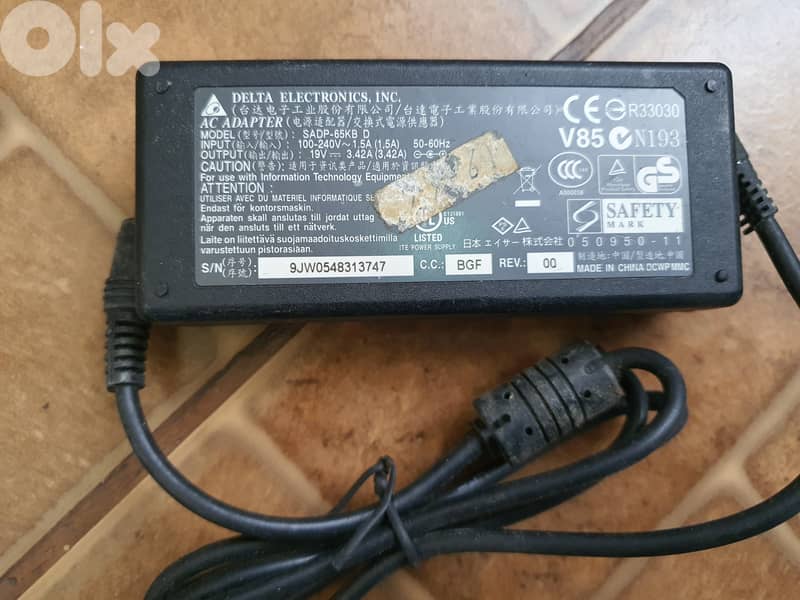 24 Adapter for laptops HP, Toshiba,Sony,. . . 14