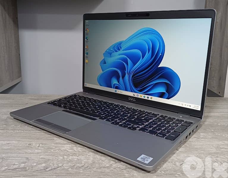 laptop dell - core i5 gen 10 - touch screen 1
