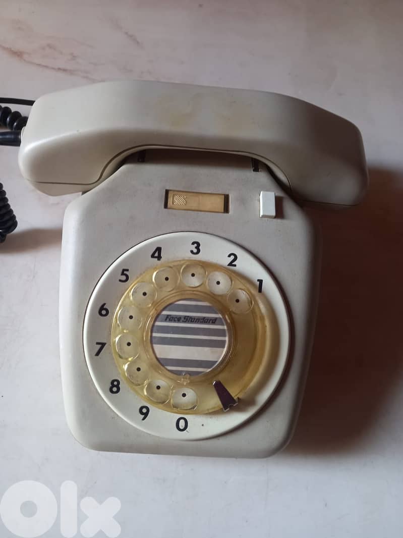 vintage rotary phones starting 25$ ask for model price 17
