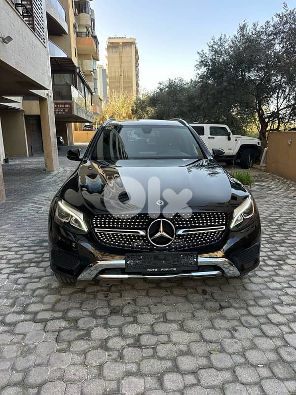 Mercedes GLC 300 4matic 2018 black on black (clean carfax-43000 miles) 0