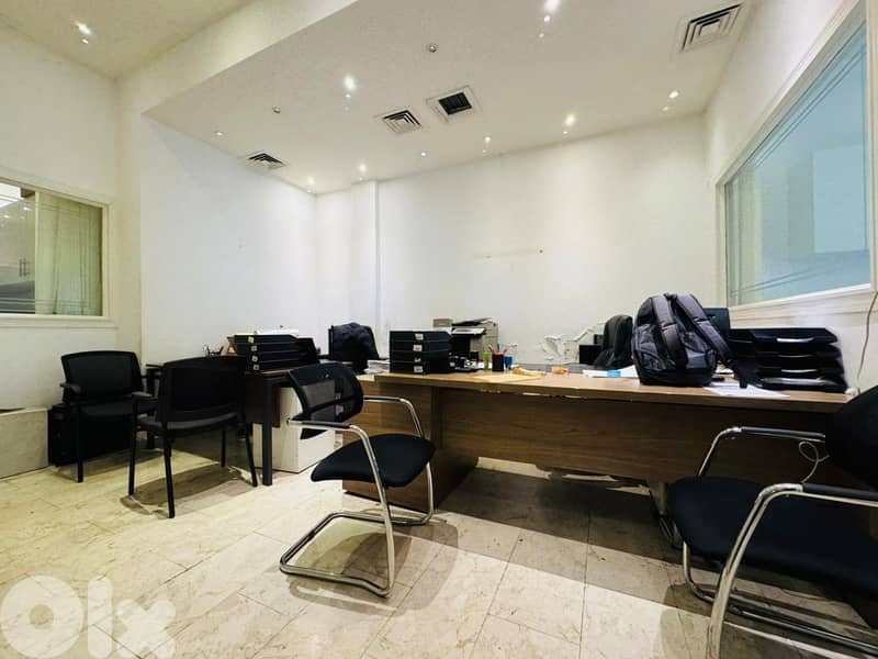 JH26-4723 Office 100 m2 for rent in Downtown, $ 1,250 cash 0