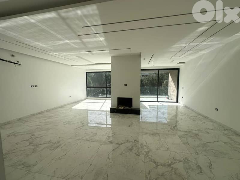 Prime Location | 200 Sqm | Luxurious Apartment | Baabdat 0