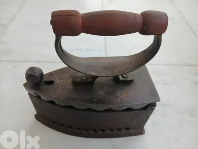 مكواة قديمة