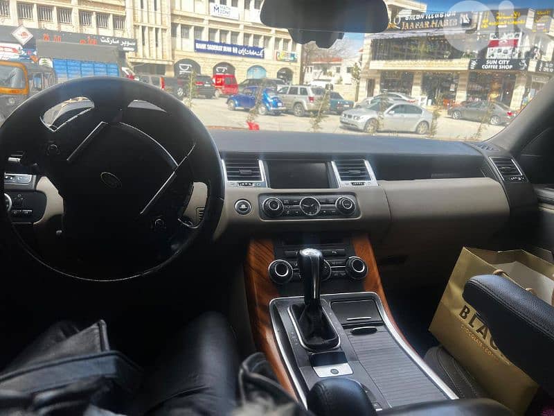 Land Rover Range Rover Sport 2011 0