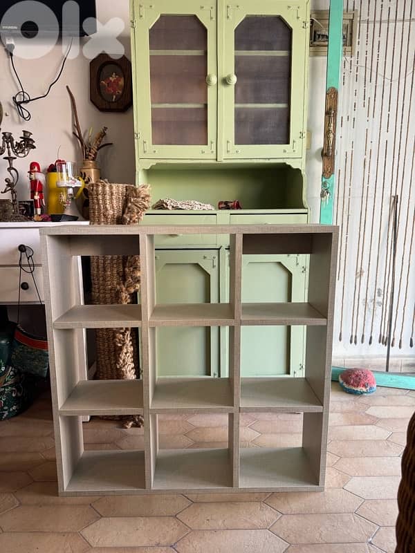 bookshelf 0