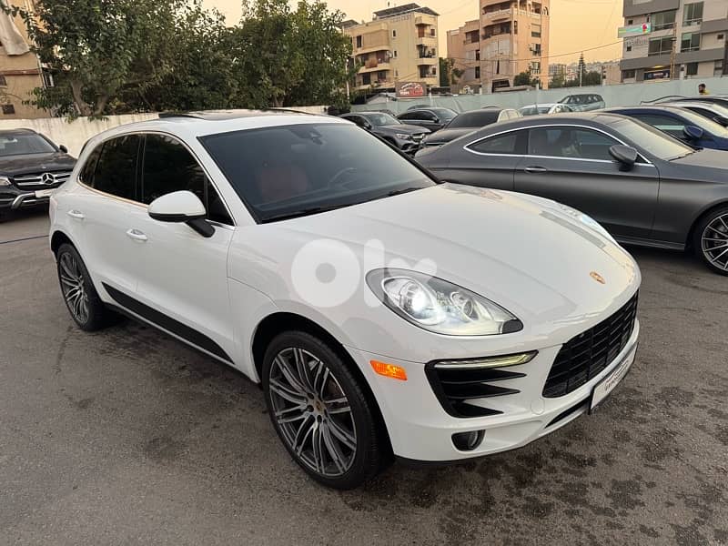 Porsche Macan S 0