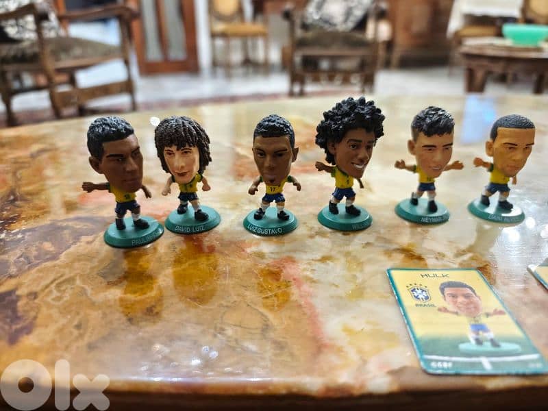 brazil football players figurine with a green base,14 faous player 0