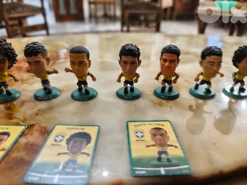 brazil football players figurine with a green base,14 faous player 1