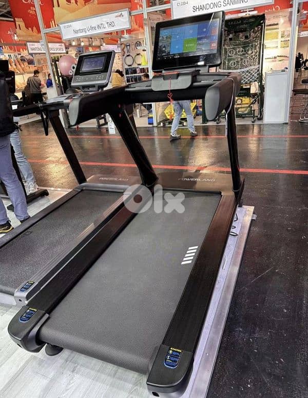 motorized treadmill (with/TV) 2026 0