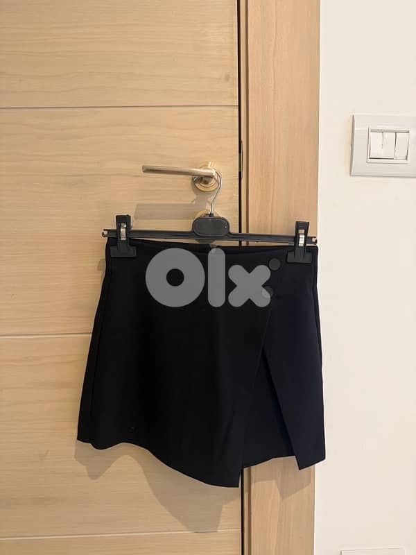 stradivarius skort black color new size s 0