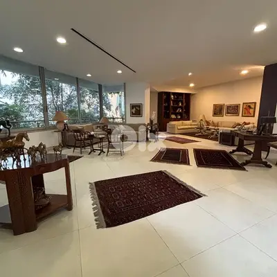 325 Sqm Apartment in Ashrafieh