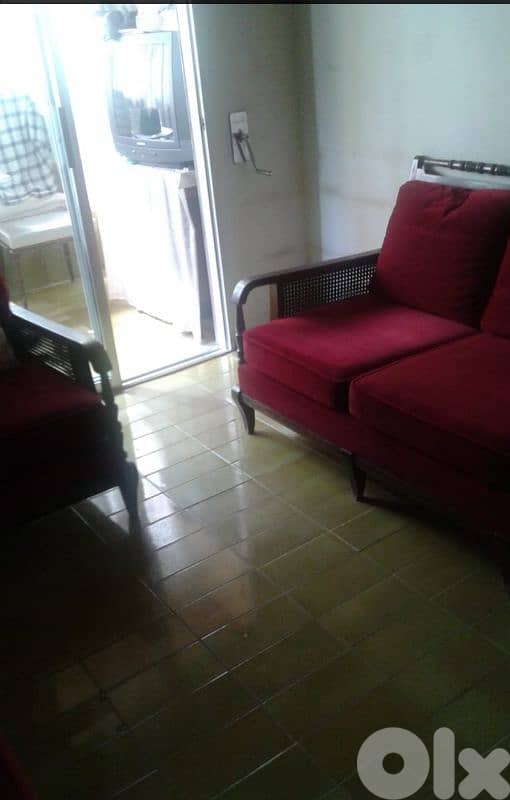 Beautiful set of Sitting Room Furniture 1