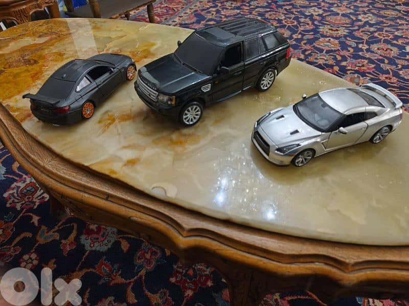Maisto BMW M4 GTS 1/24,Range Rover Bdurango 1/18,Maist nissan gts 1/24 0