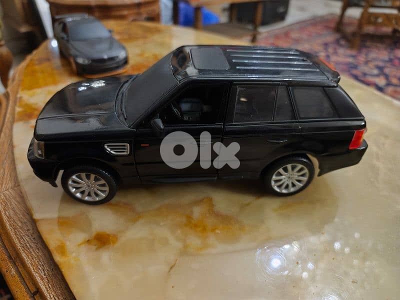 Maisto BMW M4 GTS 1/24,Range Rover Bdurango 1/18,Maist nissan gts 1/24 1
