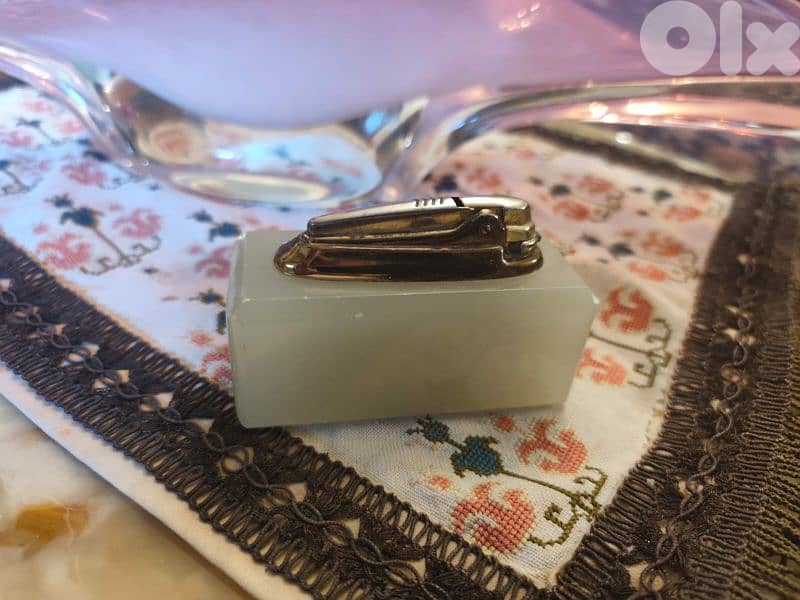 decorative vintage & antique lighter ronson with marble 0