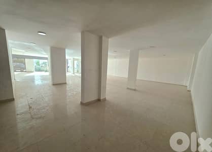 صالة للايجار في المنصورية  Showroom for rent in Mansourieh