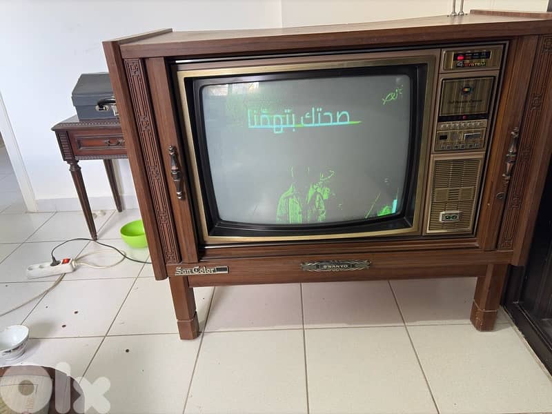 vintage tv cabinet 0