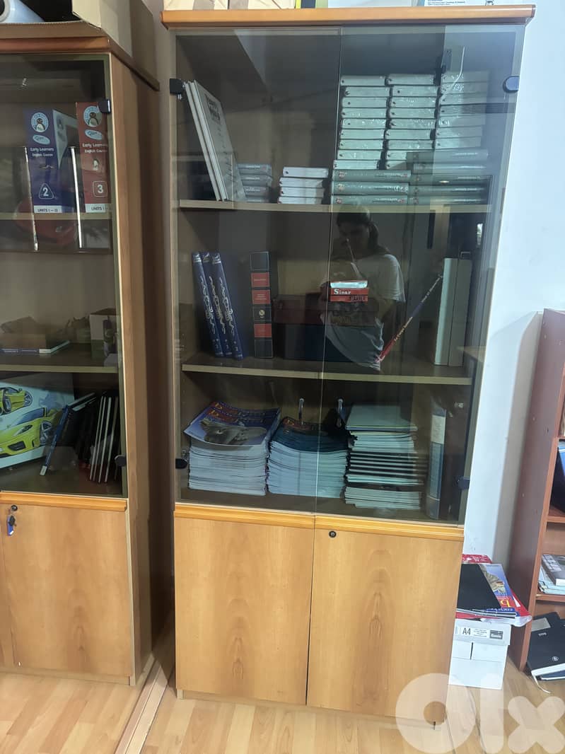 Glass and wood cabinet 0