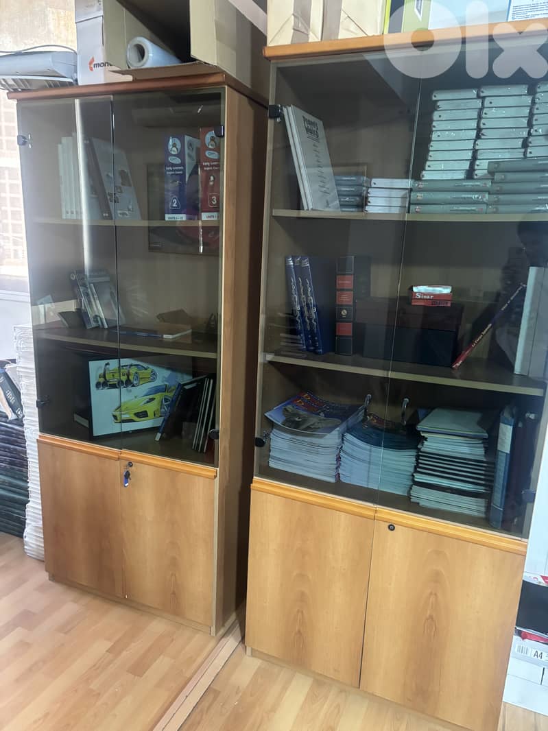 Glass and wood cabinet 1