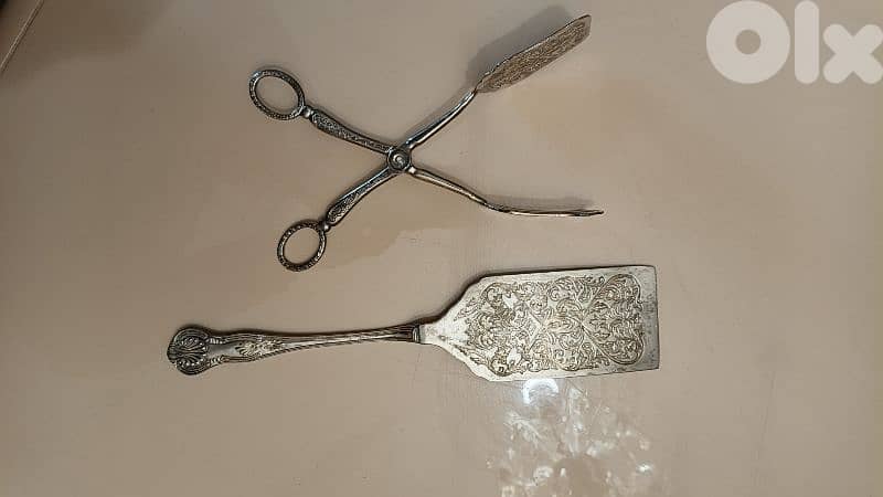 Silver plated serving utensils 0
