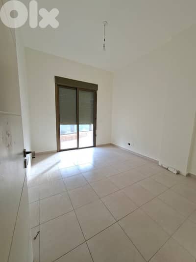 135 SQM Apartment With Terrace For Rent In Safra شقة للإيجار #HS107135