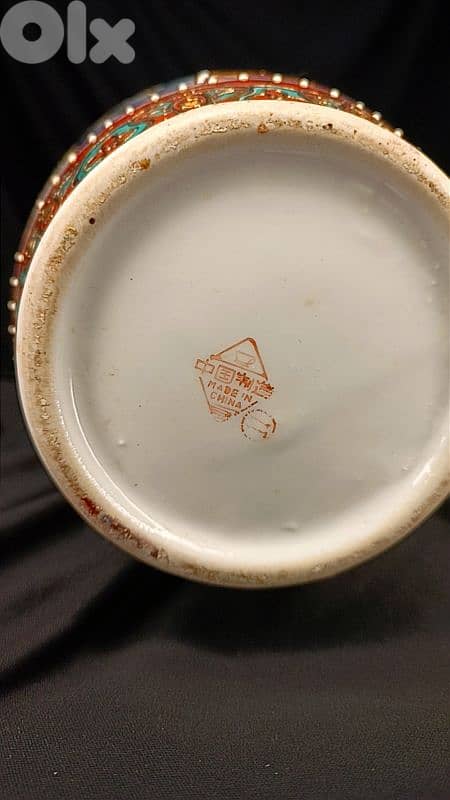 vintage vase 0
