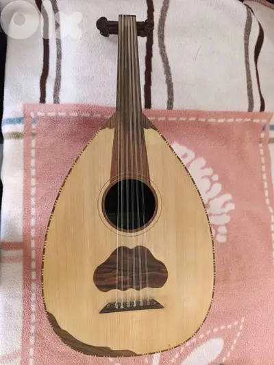 ultra rare oud made by the master Nazih Ghodban 1986