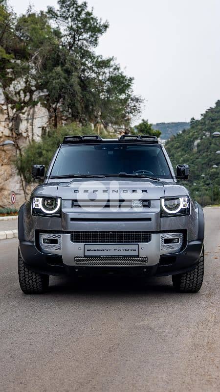 Land Rover Defender 2022 HSE Company Source 0
