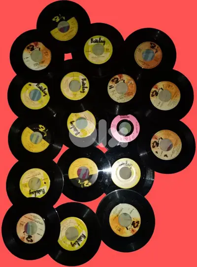 vinyl records dalida lot de 20 - 45 rpm