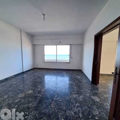 Office In Commercial Center in Jal el Dib For Rent