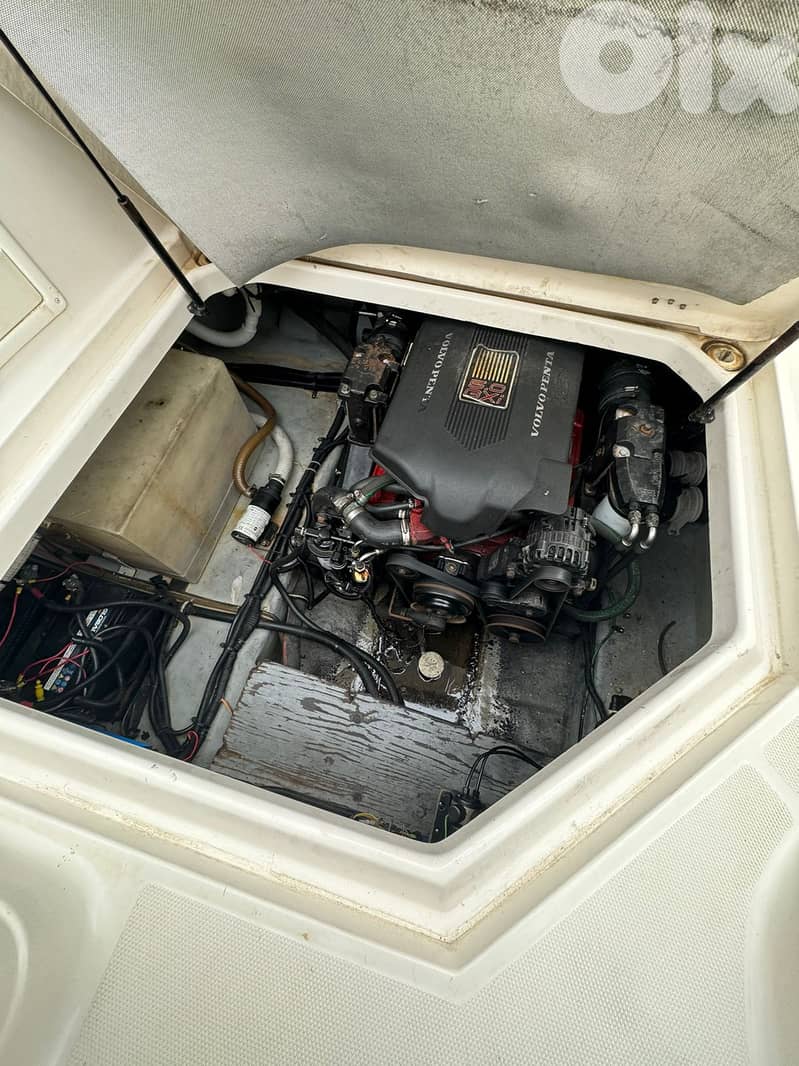 Pleasure Boat 8m - Volvo 270HP - Beirut 1