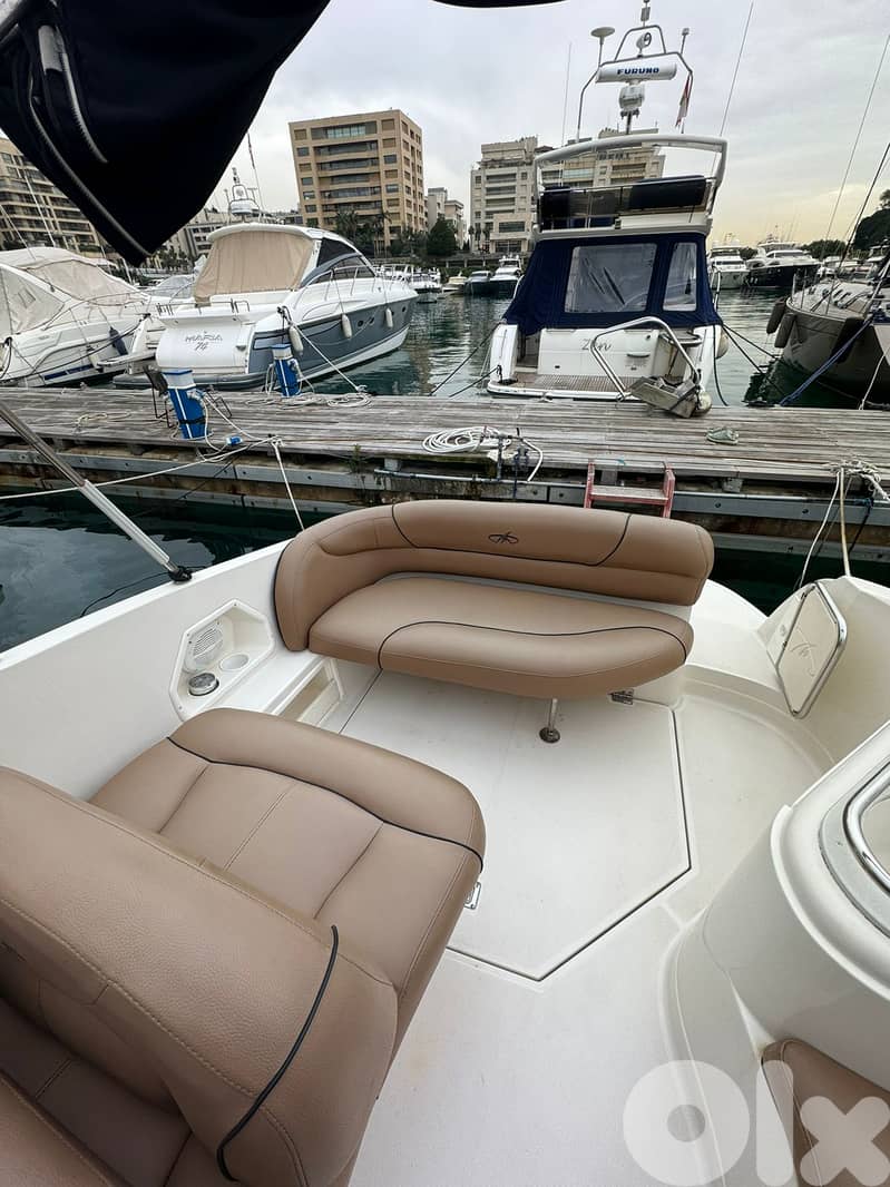 Pleasure Boat 8m - Volvo 270HP - Beirut 6