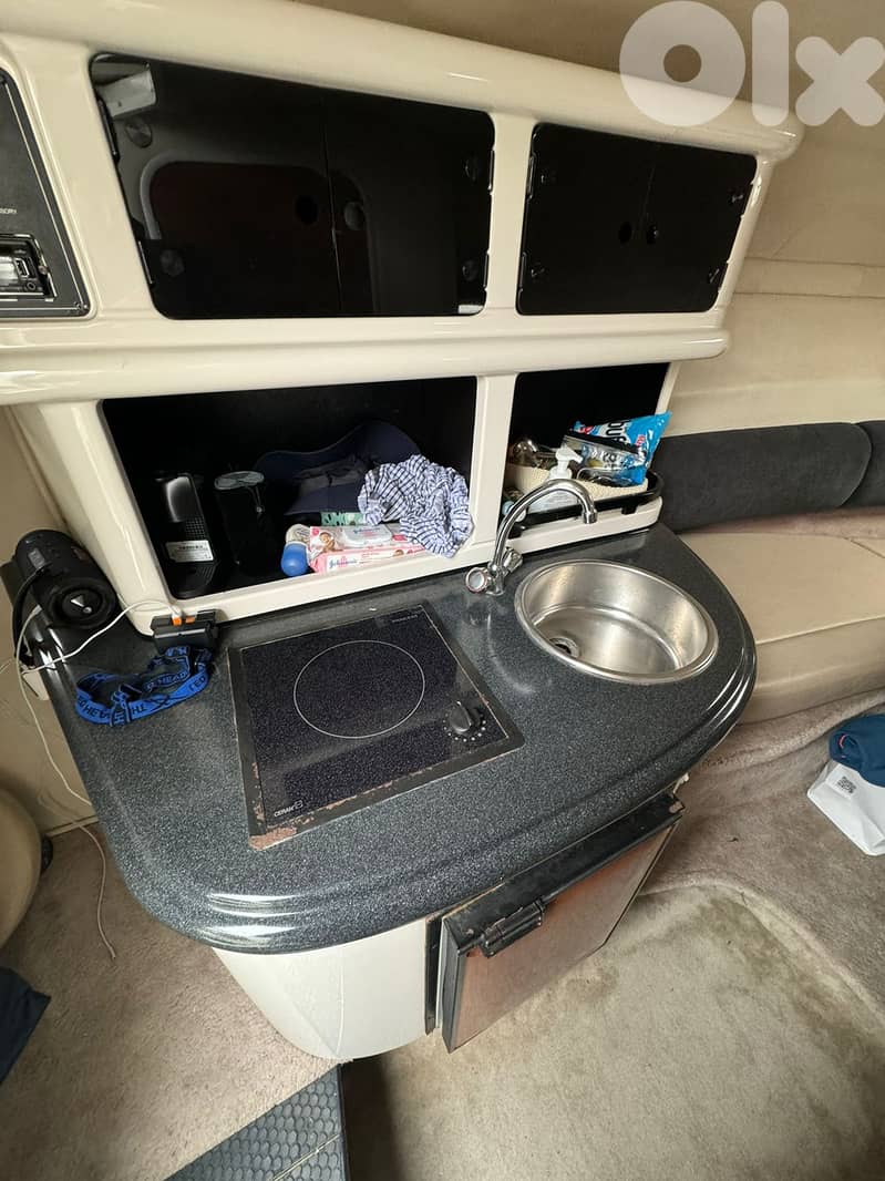 Pleasure Boat 8m - Volvo 270HP - Beirut 10