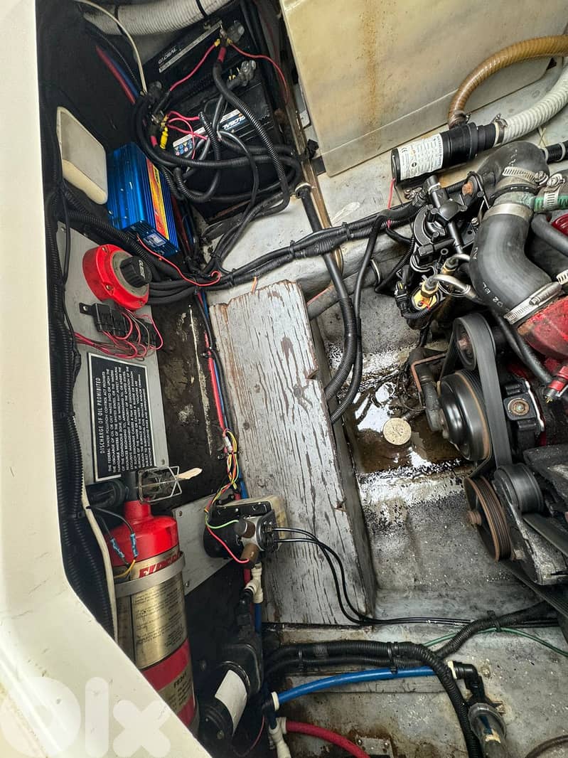 Pleasure Boat 8m - Volvo 270HP - Beirut 14