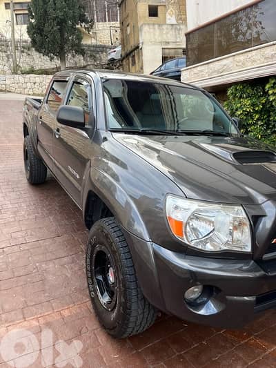 Toyota Tacoma 2011