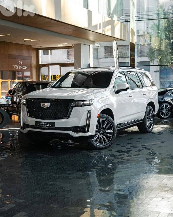 2022 Cadillac escalade 0