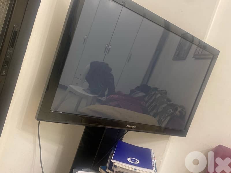 TV and Stand 0