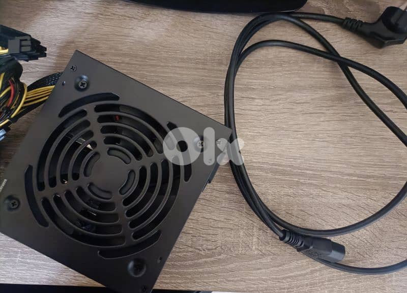 700Watt power supply 0
