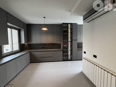 APARTMENT FOR SALE - GEMMAYZEH BEIRUT شقة للبيع الجميزة