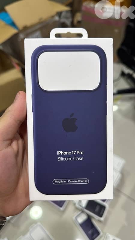Apple Silicone Case magsafe Iphone 17 pro Midnight 0