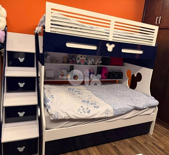 bunk bed with mattresses 0