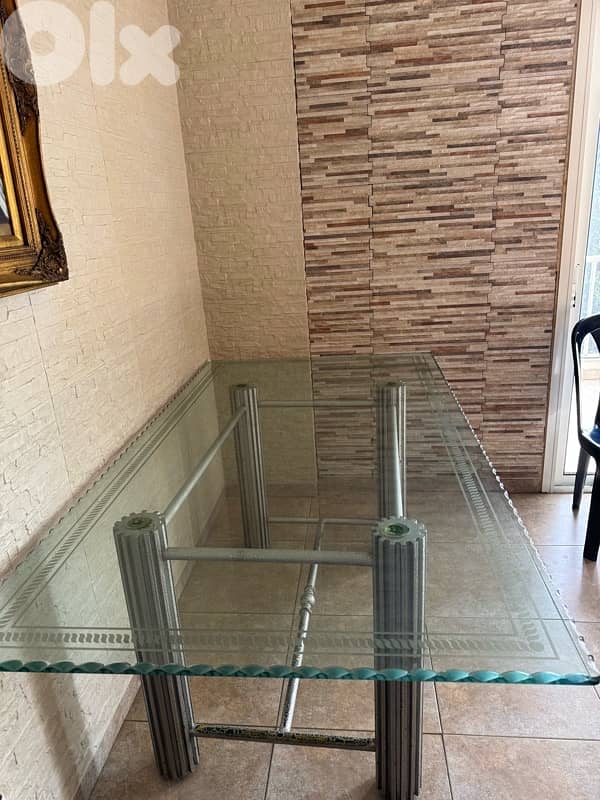 طاولة صفرة 0