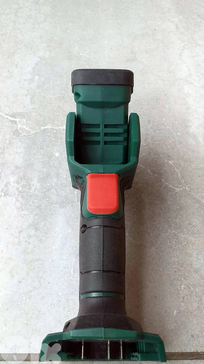 NEW Torch / Emergency Light for camping Hiking outdoors works on X20v 6