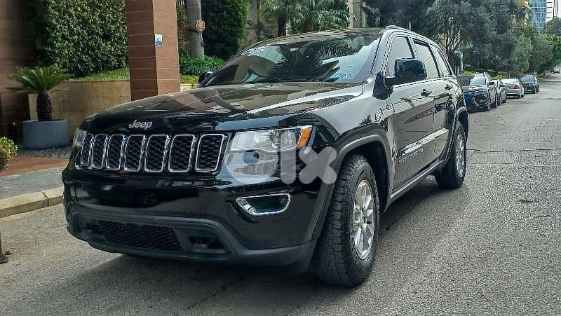 Jeep Cherokee laredo 2020 0