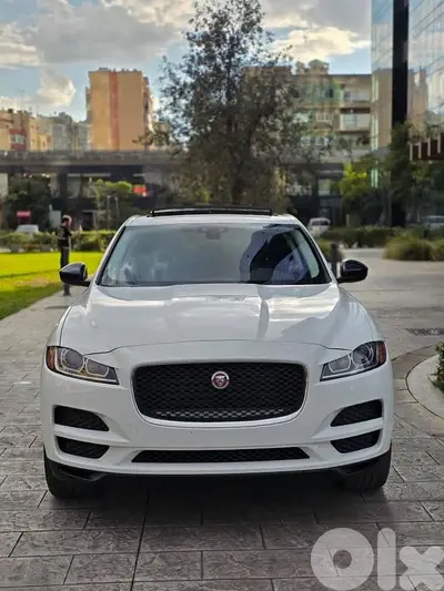 Jaguar F-Pace 2017 V6 clean carfax under warranty